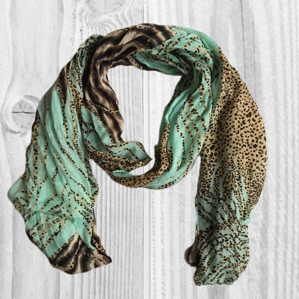 Teal Leopard Print Scarf 77x30 in very comfy